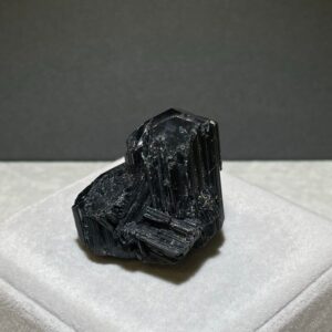 鋼琴亮面黑碧璽原石 （T)（不連盒）